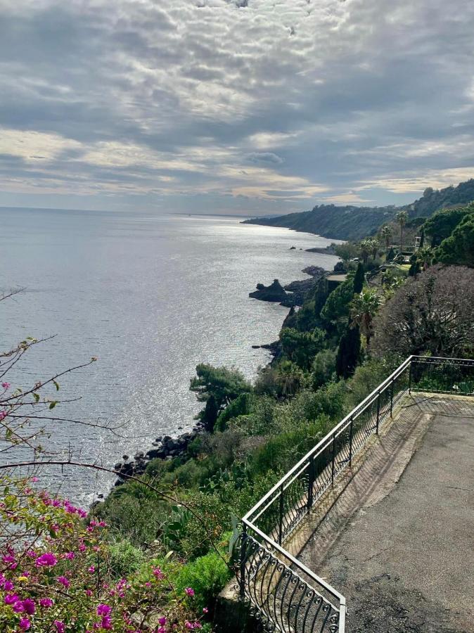 Villa Petra Sappa - Relax & Wellness Acireale Bagian luar foto